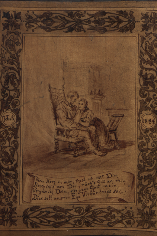 Titelblatt des Gästebuchs der Familie Klengel von 1884, abgebildet ist ein Paar, er in einem Stuhl sitzend, sie neben ihm kniend, darunter Verse, umgeben von Rankenmuster