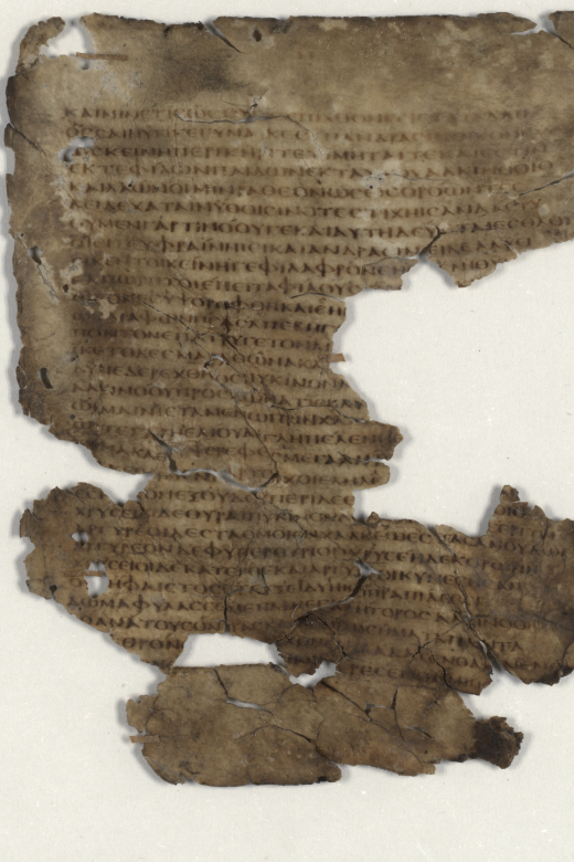 Digitalisat eines stark beschädigten Papyrus mit griechischer Schrift, der einen Teil von Homers Odyssee überliefert